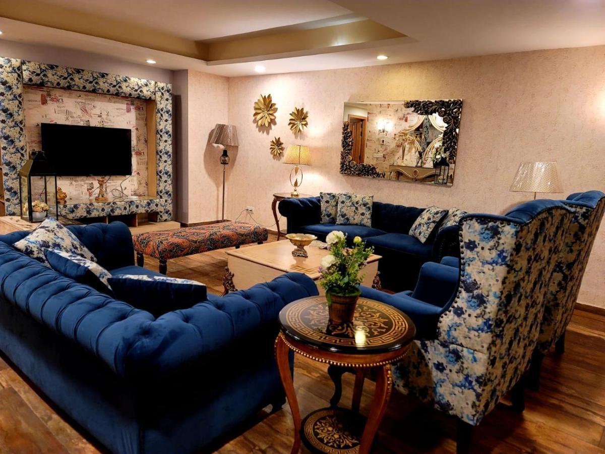 Royal Residencia Centaurus Apartment Исламабад Екстериор снимка