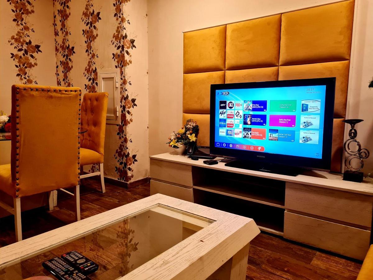 Royal Residencia Centaurus Apartment Исламабад Екстериор снимка