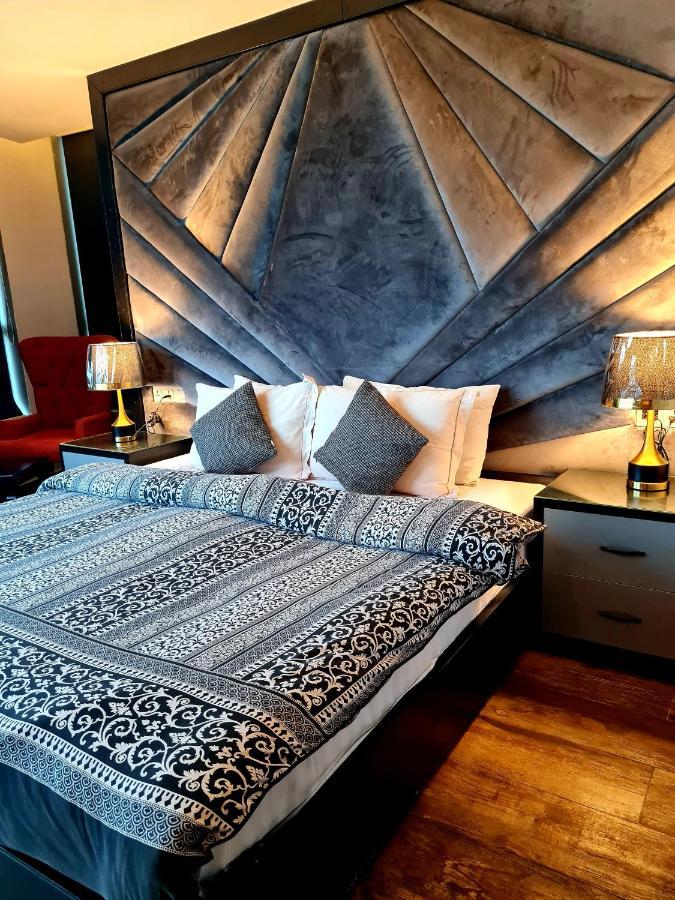 Royal Residencia Centaurus Apartment Исламабад Екстериор снимка