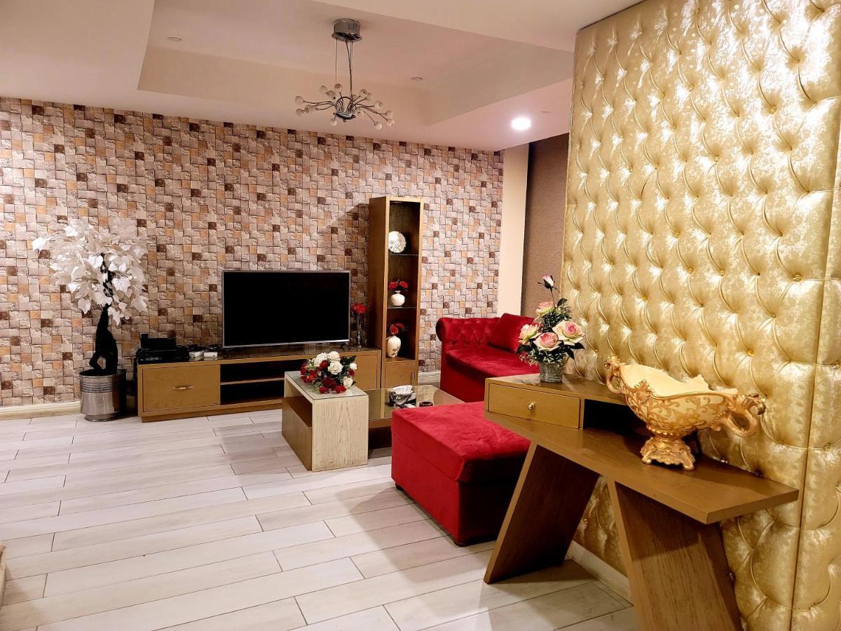 Royal Residencia Centaurus Apartment Исламабад Екстериор снимка